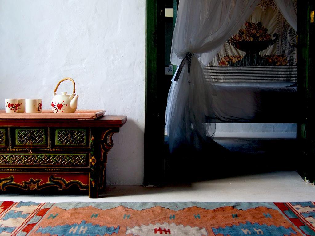 Hostal La Casa Caldera Femés Exterior foto