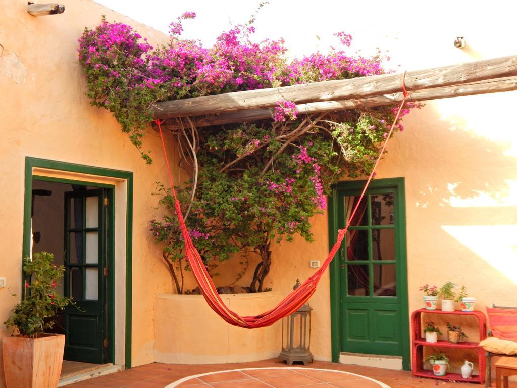 Hostal La Casa Caldera Femés Exterior foto