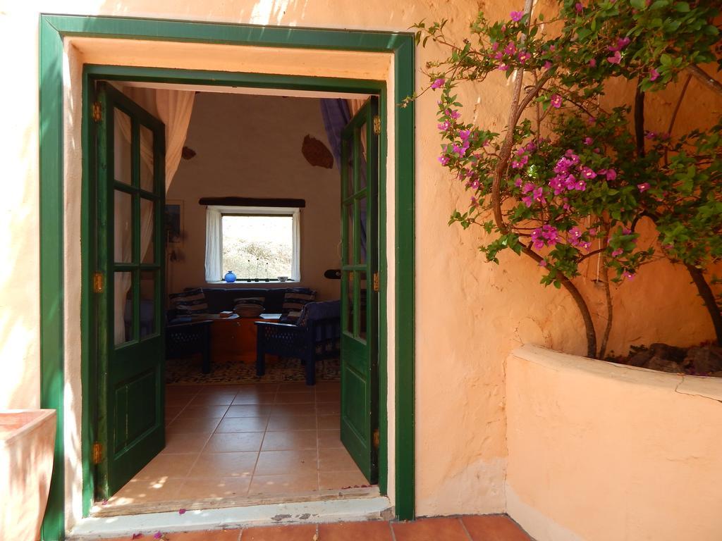 Hostal La Casa Caldera Femés Exterior foto