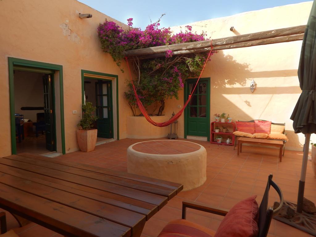 Hostal La Casa Caldera Femés Exterior foto