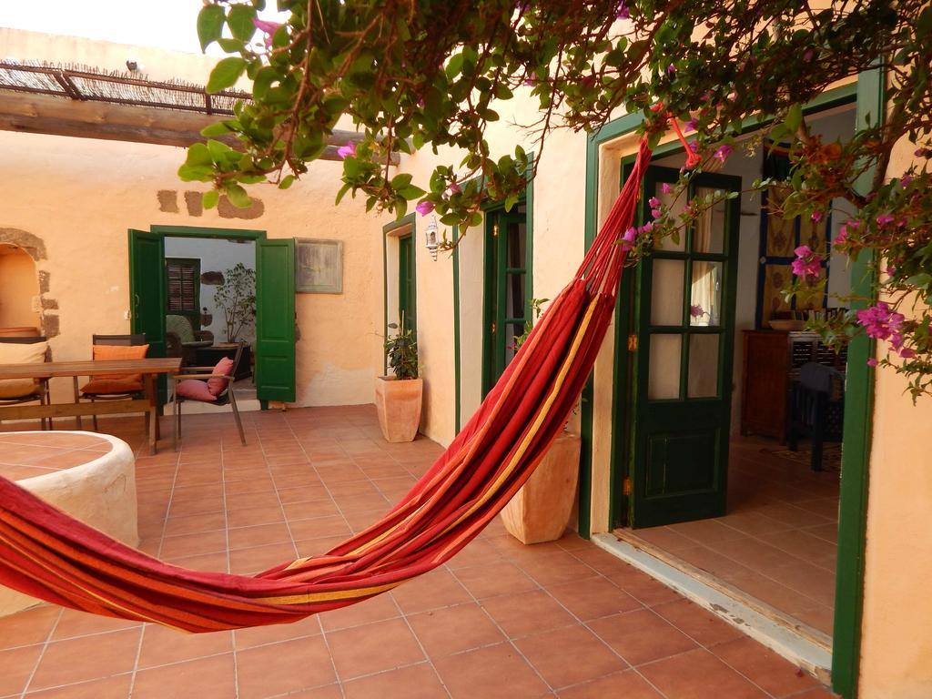 Hostal La Casa Caldera Femés Exterior foto