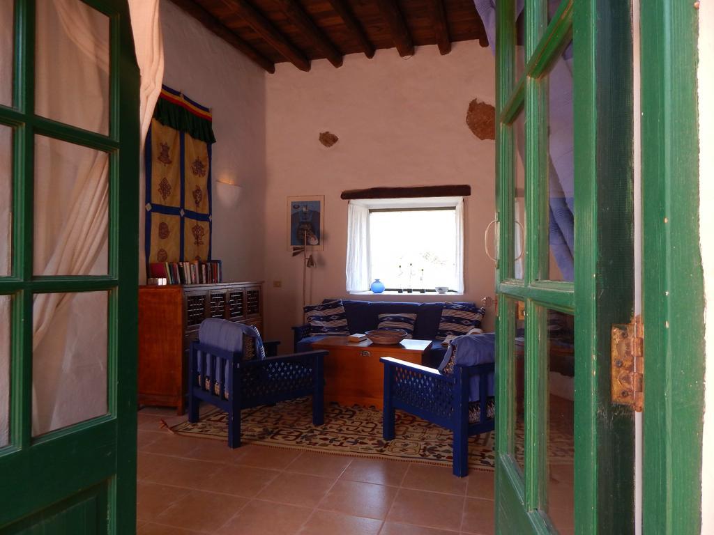 Hostal La Casa Caldera Femés Exterior foto