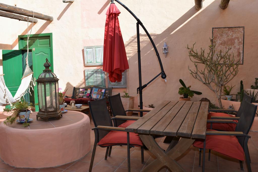 Hostal La Casa Caldera Femés Exterior foto