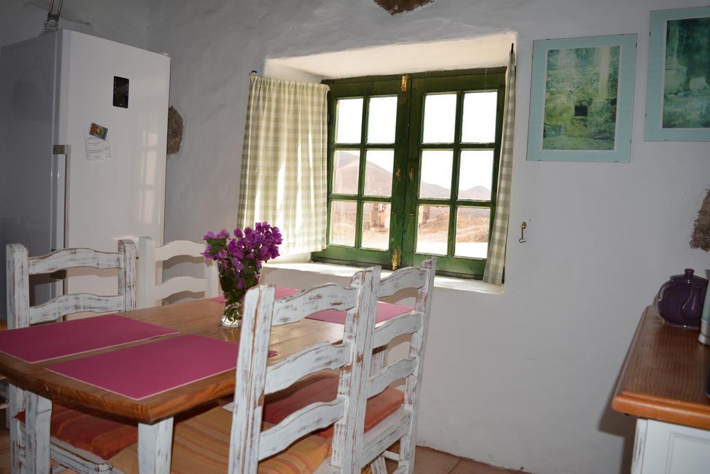 Hostal La Casa Caldera Femés Exterior foto