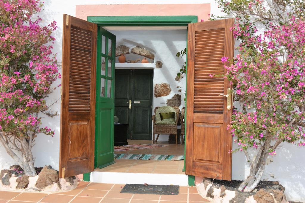 Hostal La Casa Caldera Femés Exterior foto