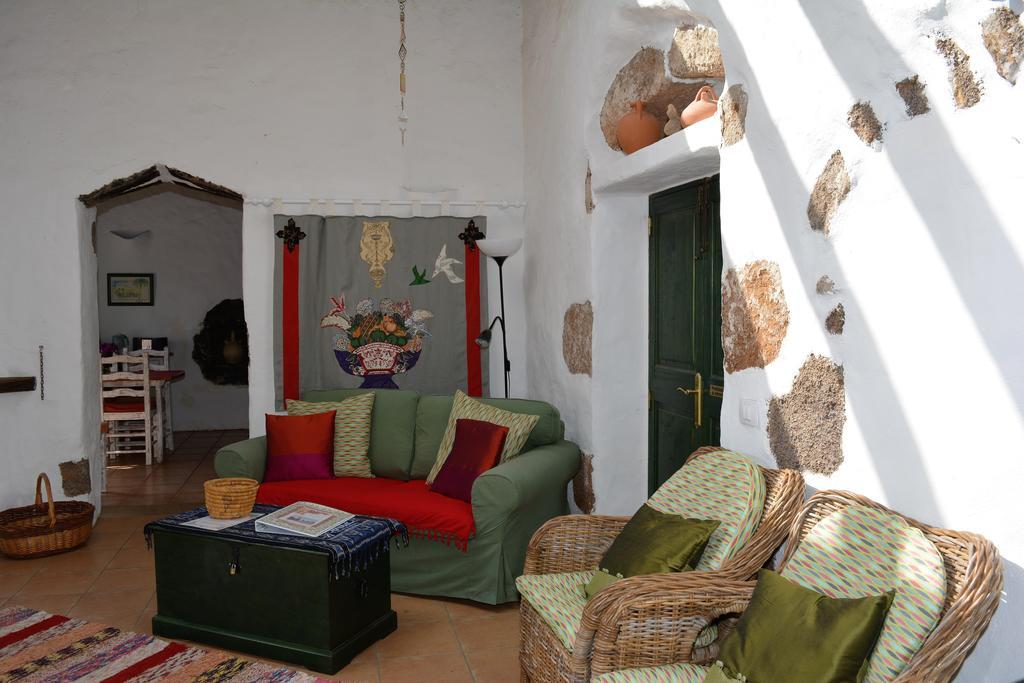 Hostal La Casa Caldera Femés Exterior foto