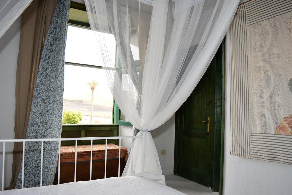 Hostal La Casa Caldera Femés Exterior foto
