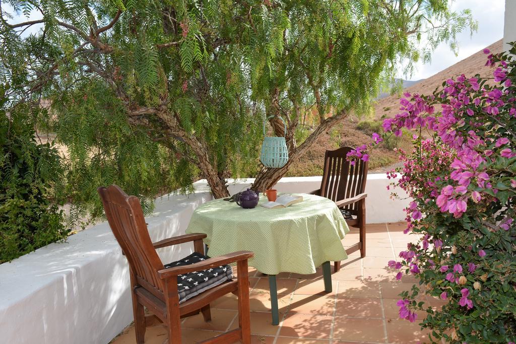 Hostal La Casa Caldera Femés Exterior foto