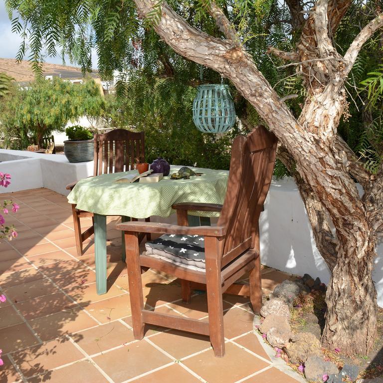 Hostal La Casa Caldera Femés Exterior foto