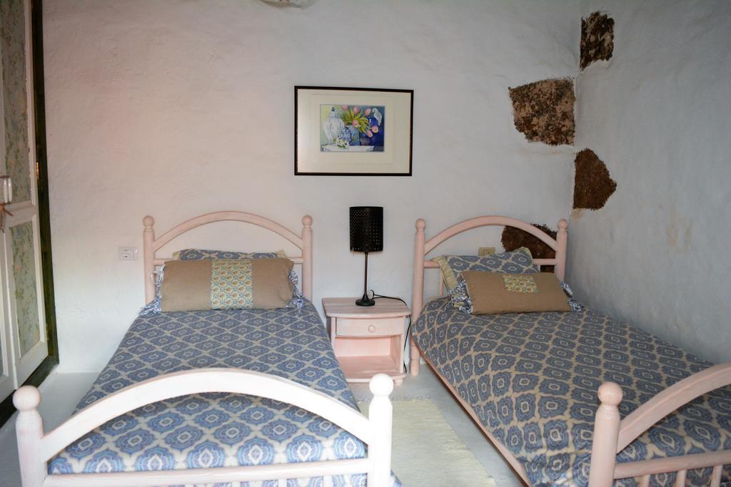 Hostal La Casa Caldera Femés Exterior foto