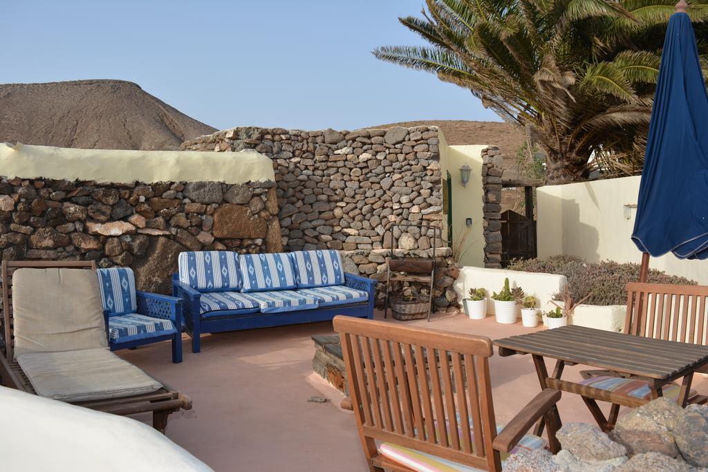 Hostal La Casa Caldera Femés Exterior foto