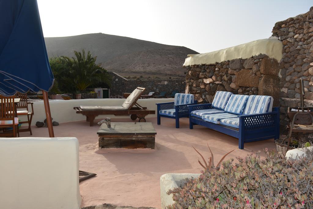 Hostal La Casa Caldera Femés Exterior foto