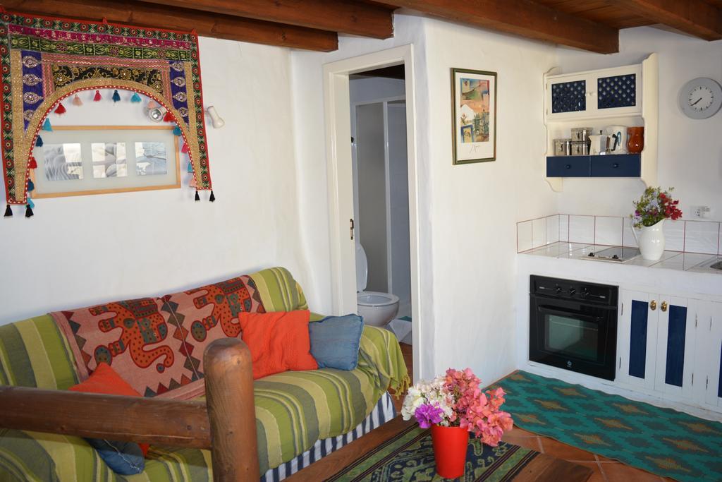 Hostal La Casa Caldera Femés Exterior foto